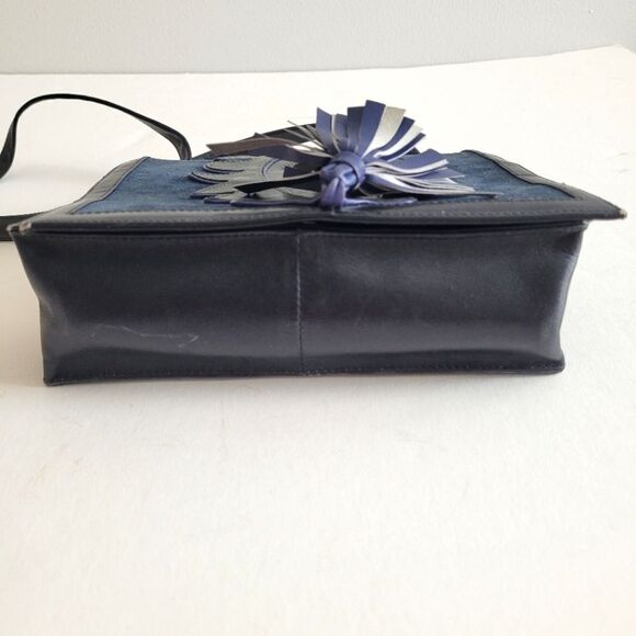 ESCADA vintage crossbody leather purse - Picture 12 of 16